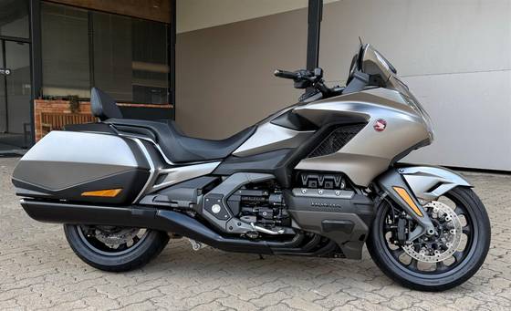 HONDA GL 1800 GOLD WING 